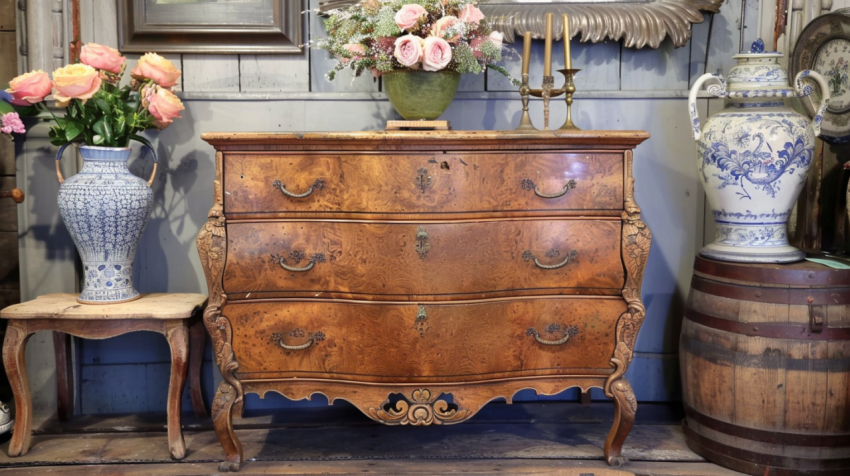 French 18C provencial large bombe elm commode Guinever 1712365584 2